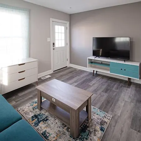Adorable Stylish 1Bed 1 Bath Apartment